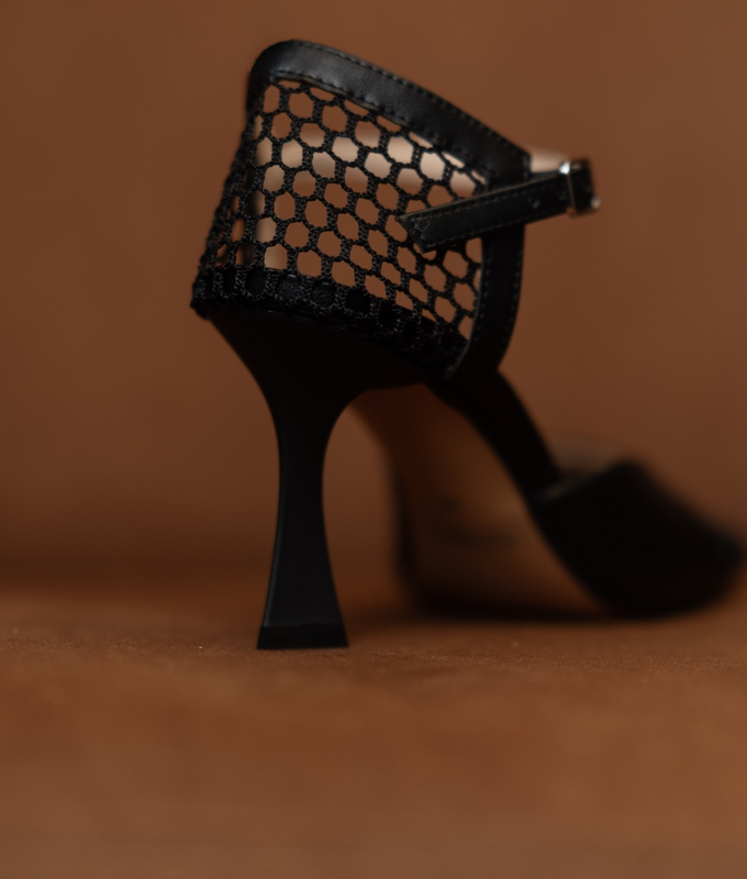 Black high heels byMe