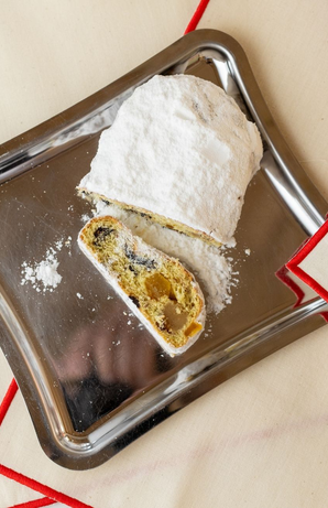 Штолен у вишитій серветці byMe