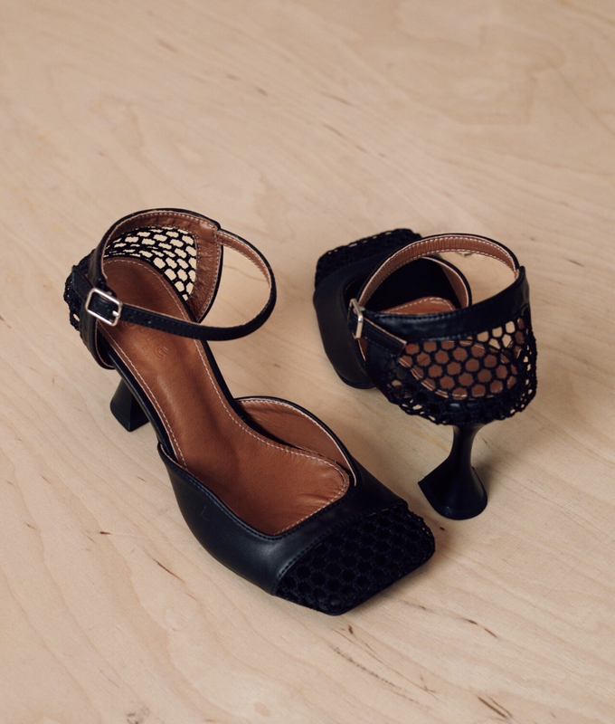 Black high heels byMe