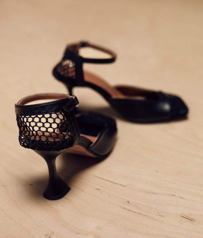 Black high heels byMe